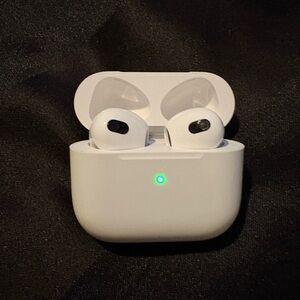 White Wireless Earbuds with Charging Case (Generation 3’s)